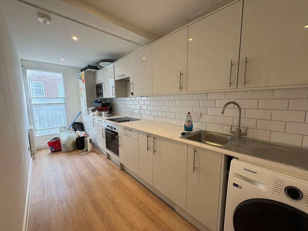 Property photo 1 of 2