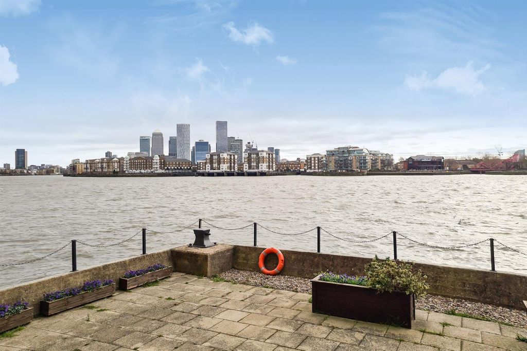 Property photo 3 of 11