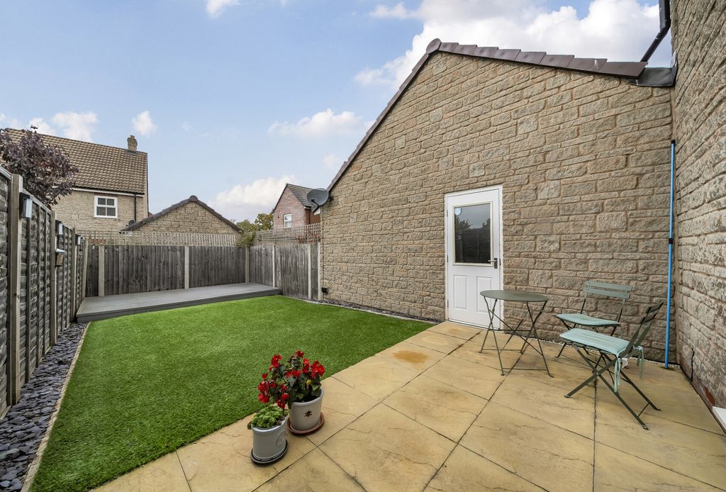 Property photo 3 of 17 1369583-7-68F0B32...