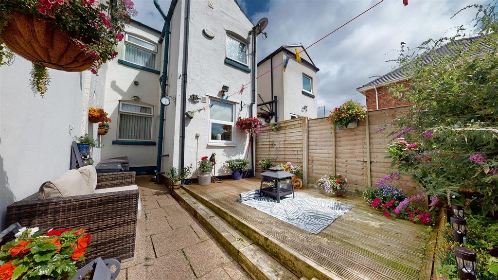Property photo 3 of 18 Ormskirk Road Rear Garden