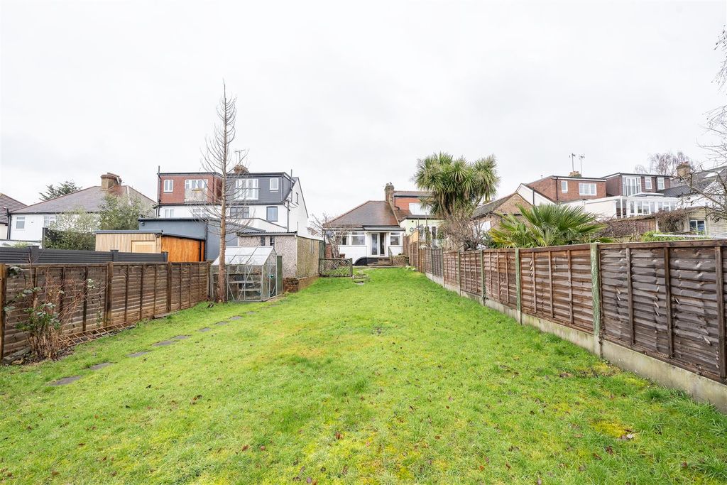 Property photo 3 of 14 Sunset Avenue, E4