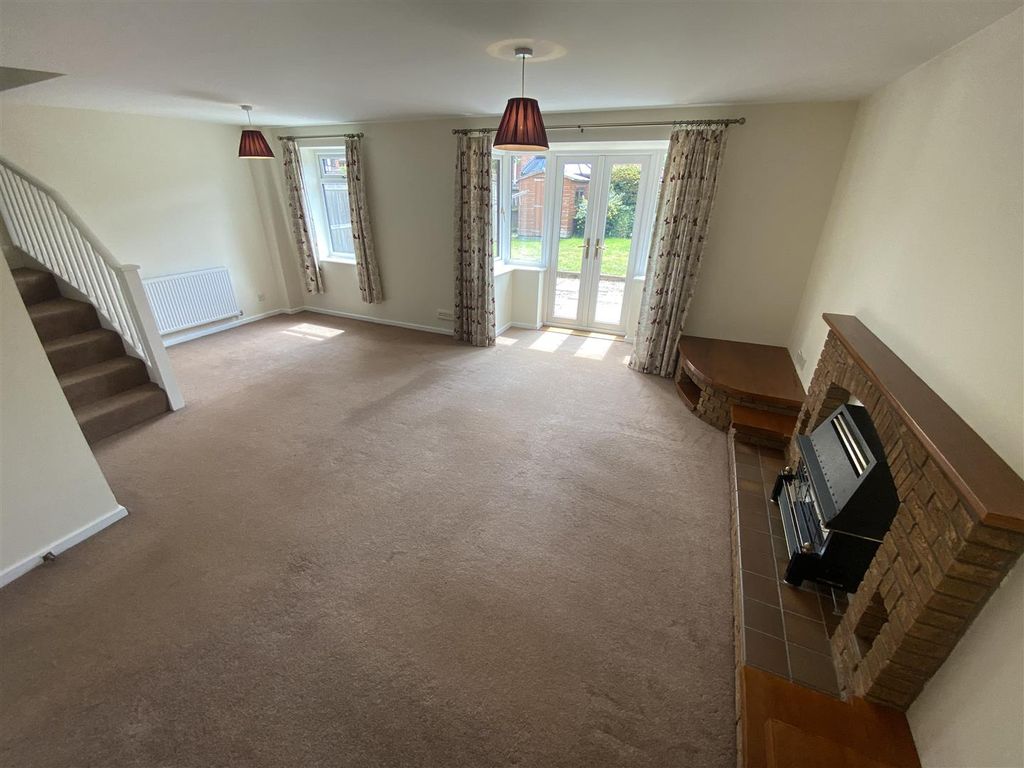 Property photo 2 of 8 Open Plan Lounge / Diner