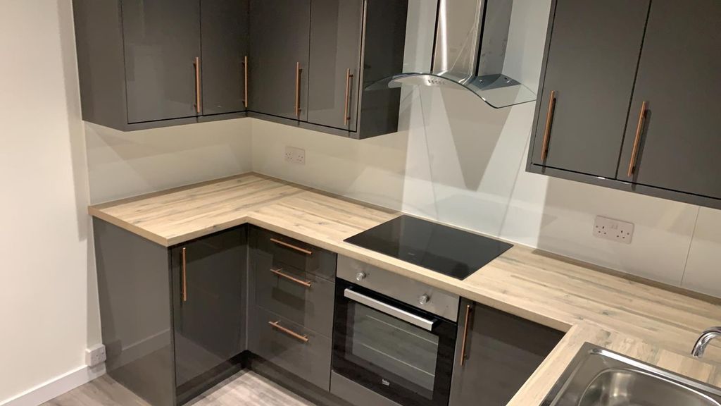 Property photo 2 of 33