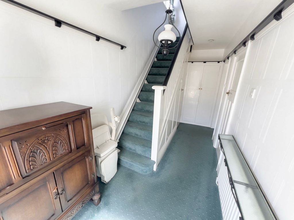 Property photo 2 of 15 Hallway