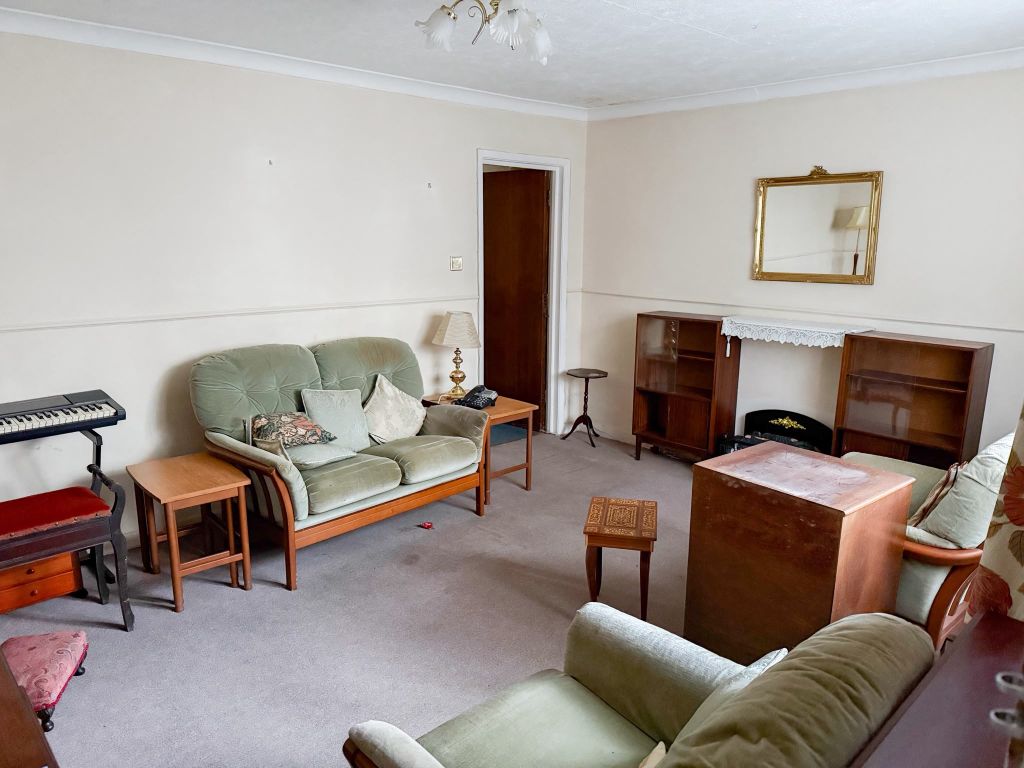 Property photo 2 of 8