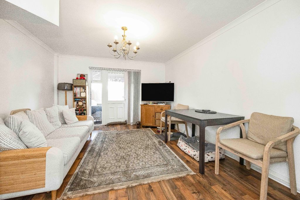 Property photo 3 of 9 3919956