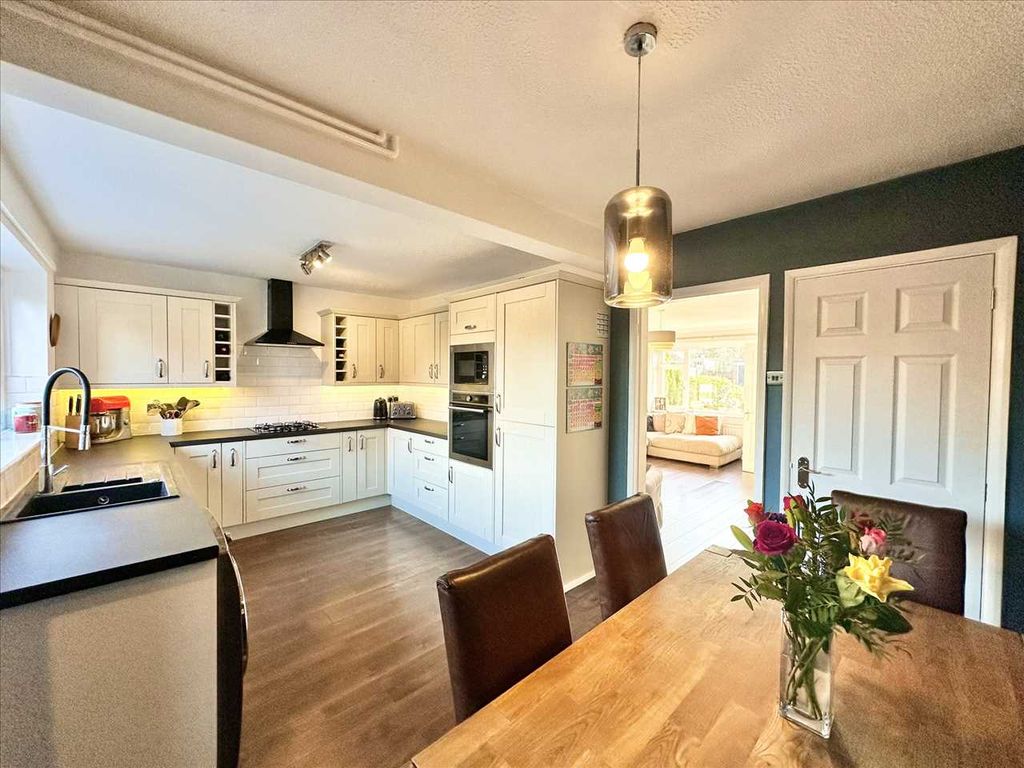 Property photo 2 of 27 Kitchen Diner