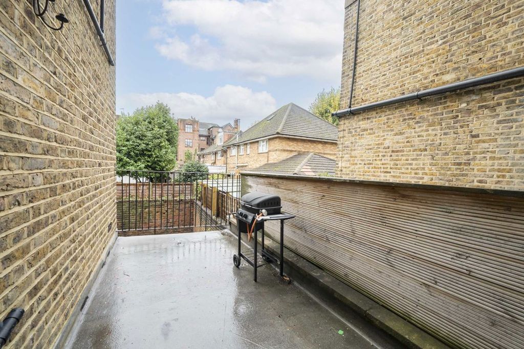 Property photo 3 of 8