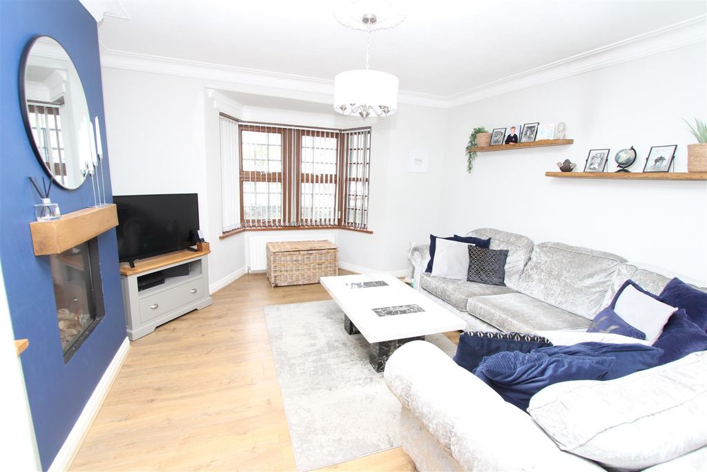 Property photo 2 of 24