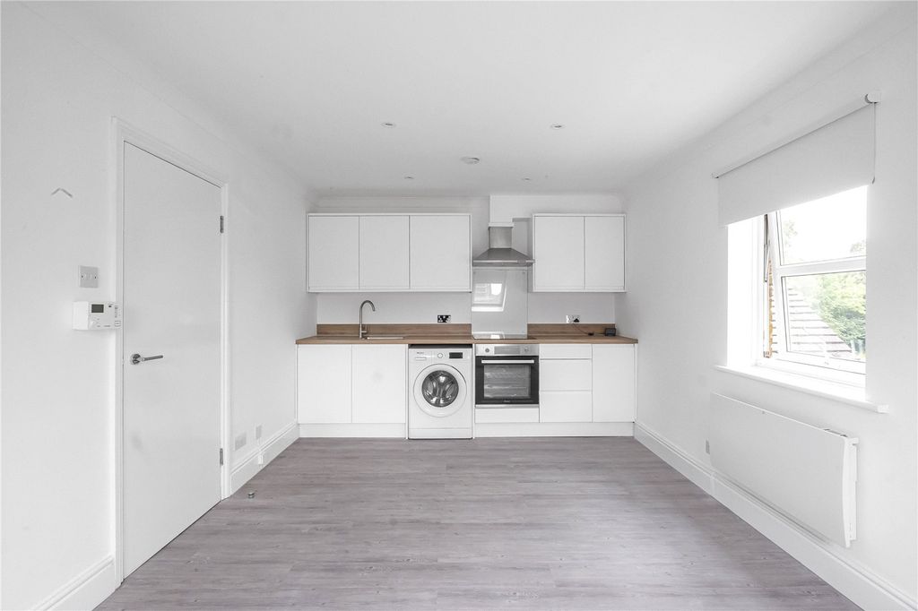 Property photo 1 of 8 Picture No. 13