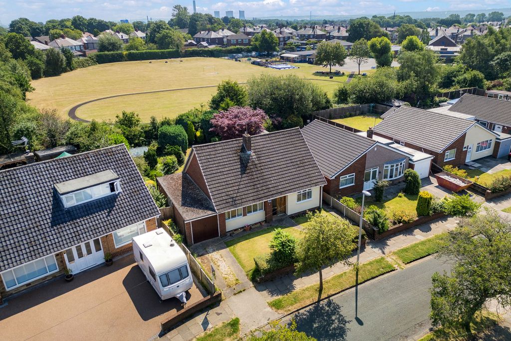 Property photo 1 of 43