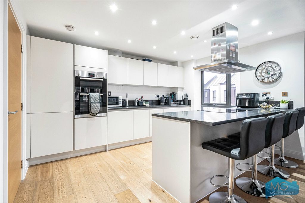 Property photo 2 of 13 Picture No. 12