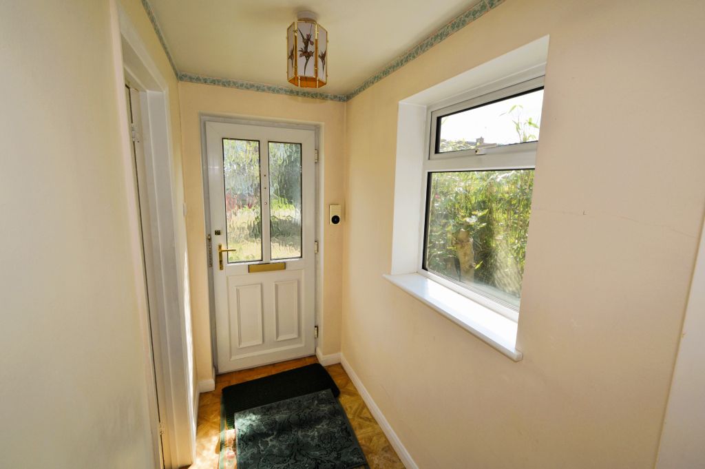 Property photo 3 of 15 Entrance Hall