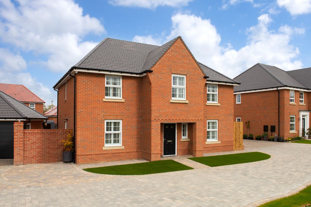 Property photo 1 of 10 Outside View 4 Bedroom Detached Winstone Home
