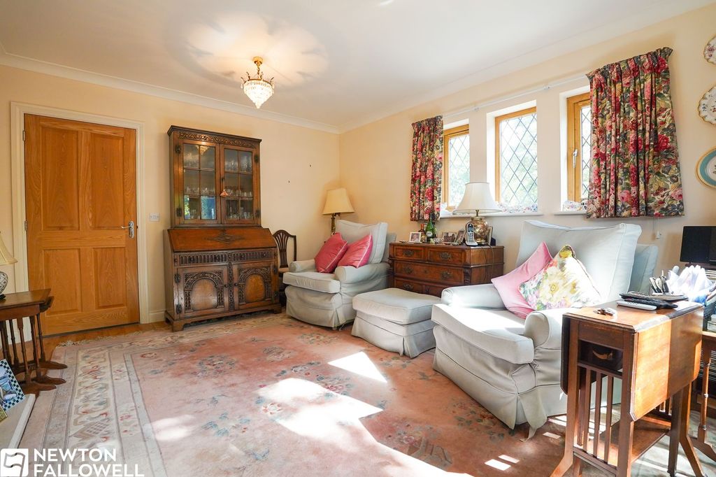 Property photo 2 of 14