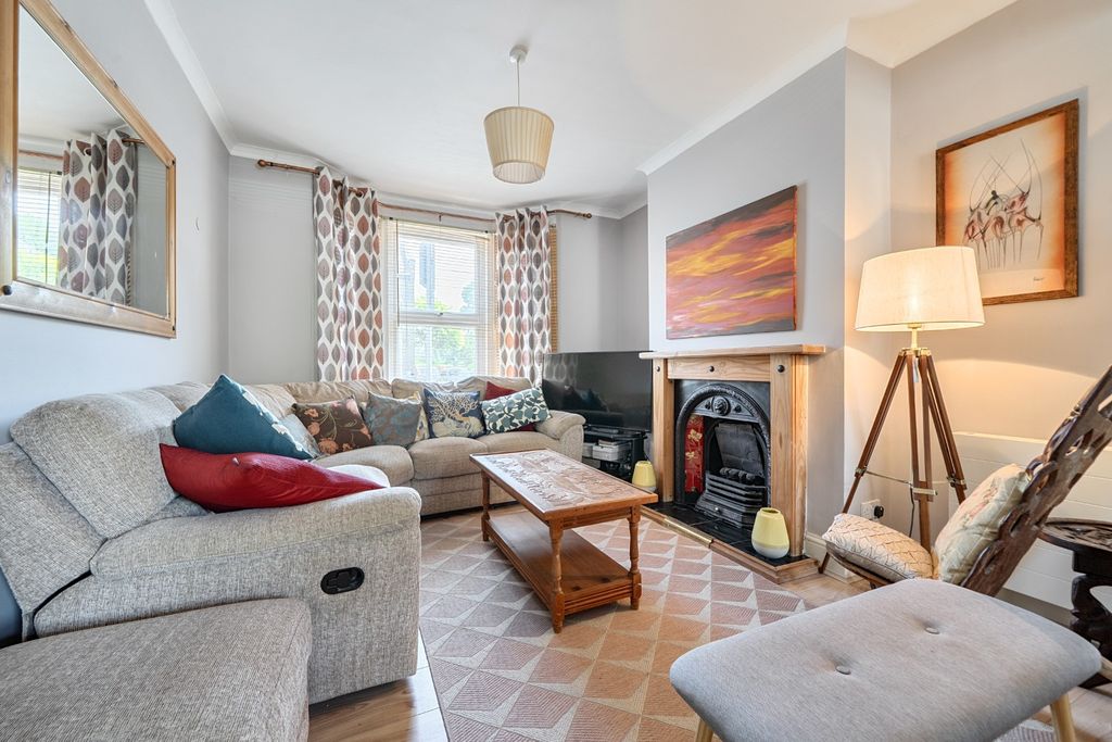 Property photo 2 of 20 5211021