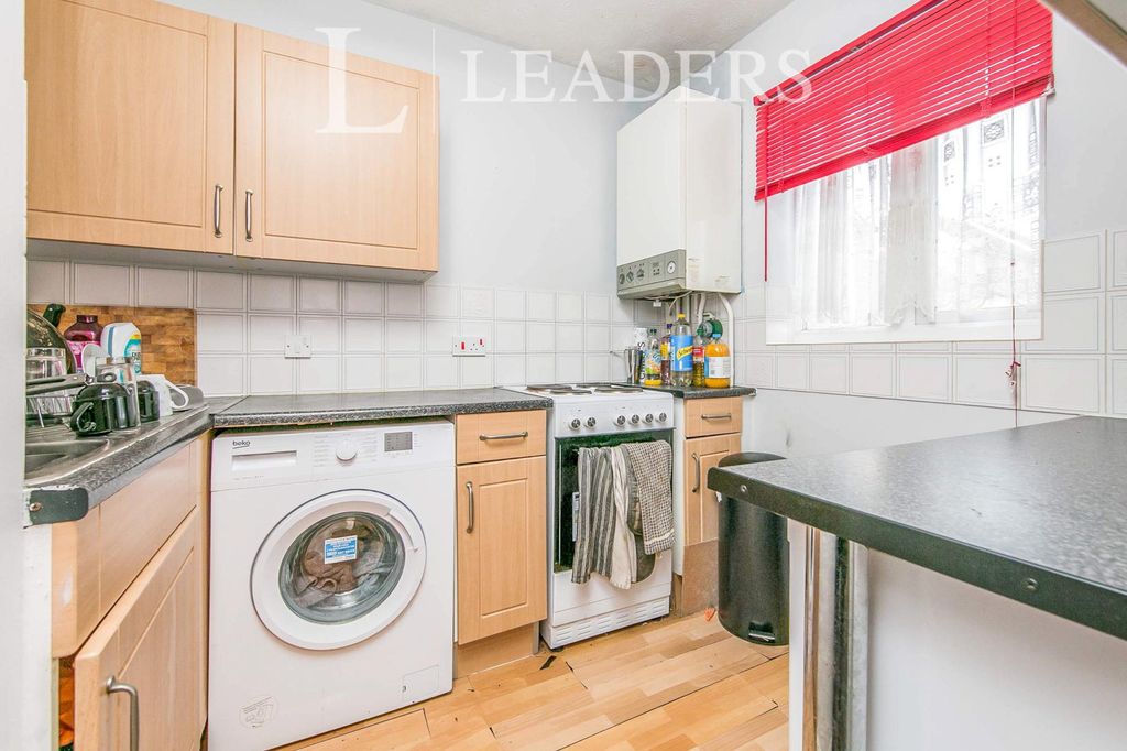 Property photo 2 of 4 Kitchen