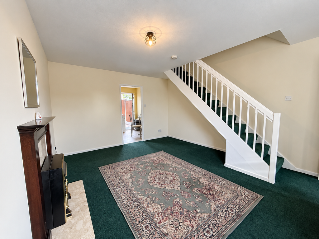 Property photo 2 of 14 Spacious Lounge