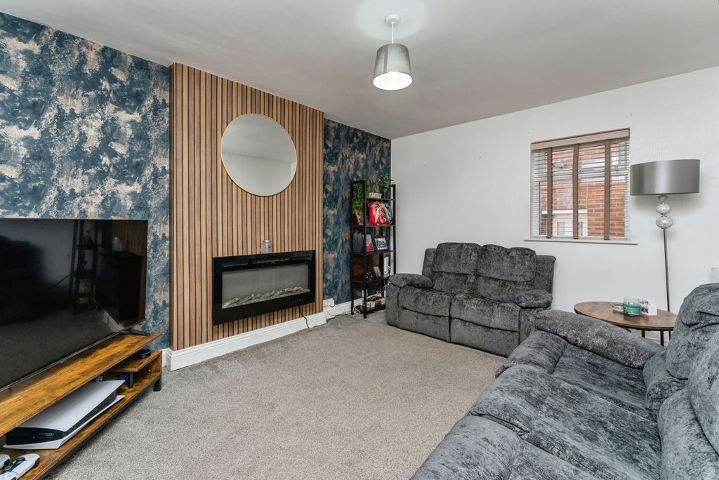Property photo 2 of 20 Pbox-Img.Jpg