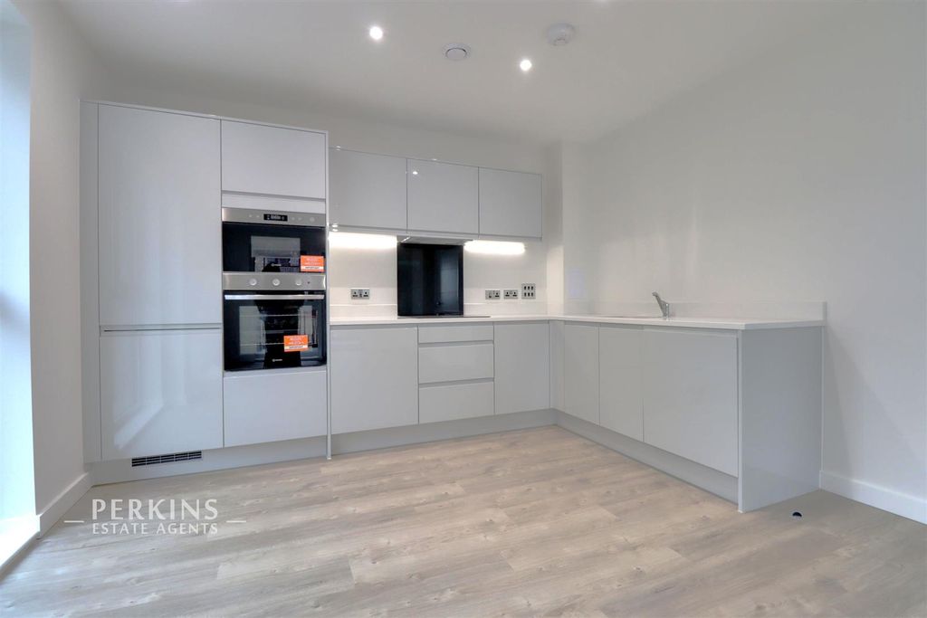 Property photo 1 of 5 Kitchen.Jpg