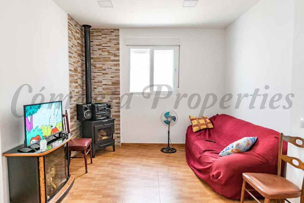 Property photo 3 of 17