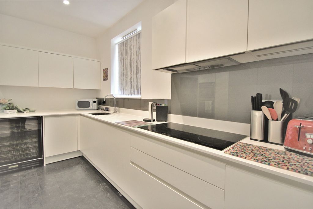 Property photo 3 of 52 Photo 4