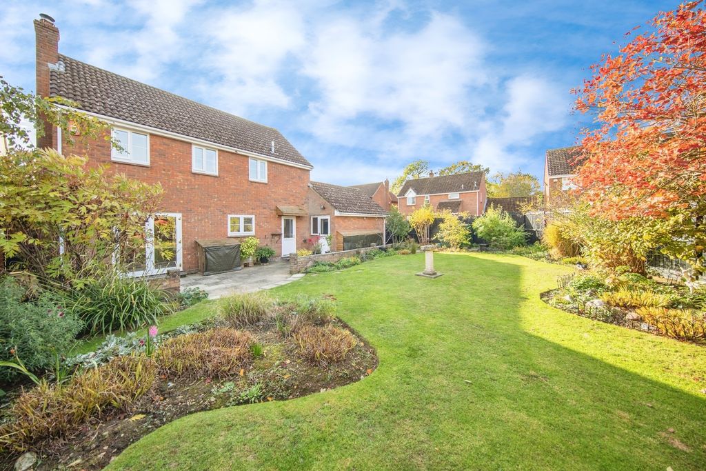 Property photo 2 of 17 Photo