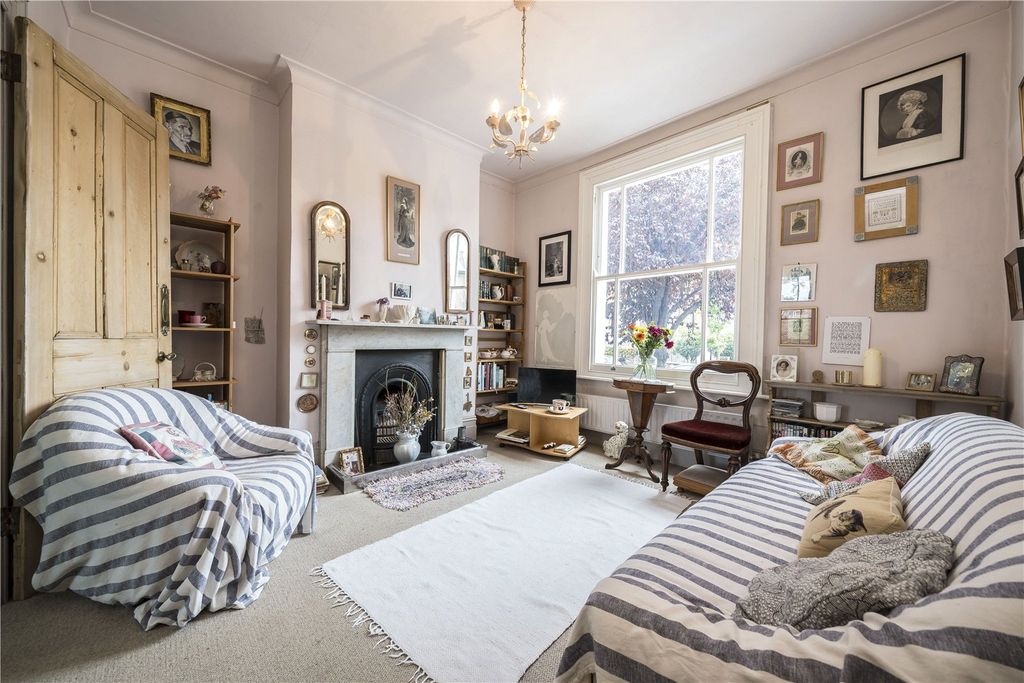 Property photo 3 of 12 Picture No. 01