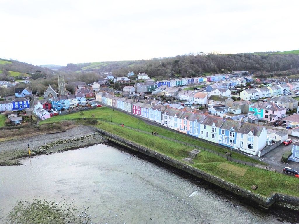 Property photo 2 of 35