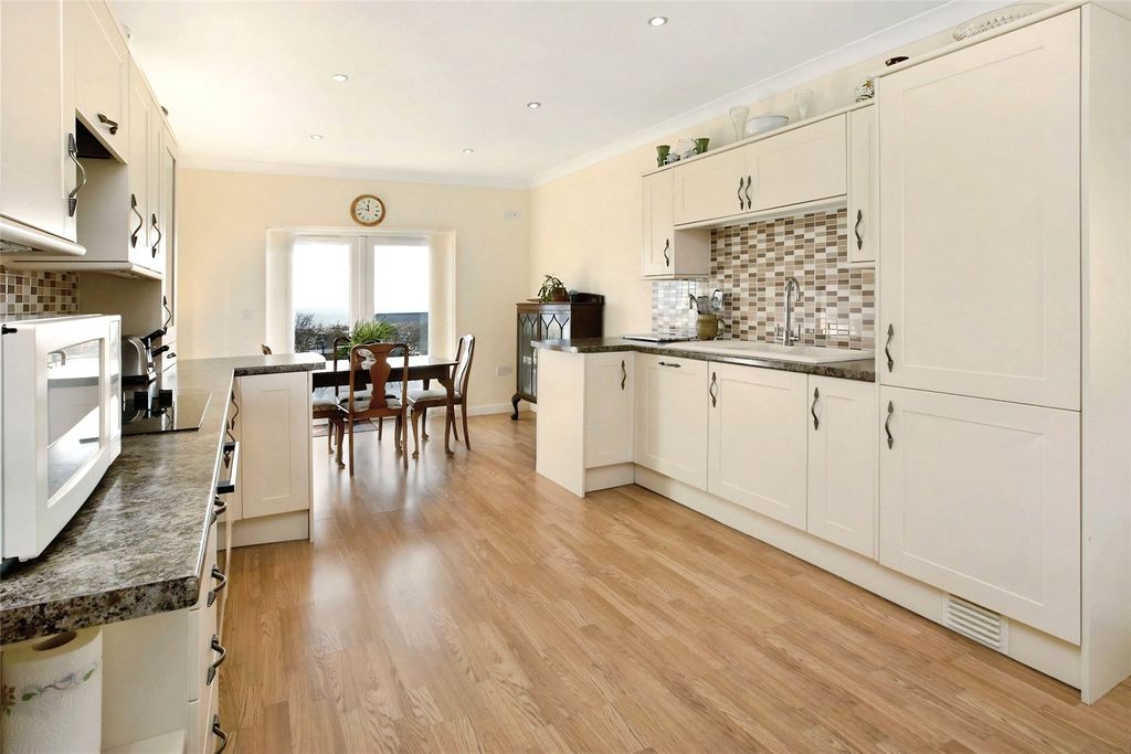 Property photo 2 of 19 Picture No. 45