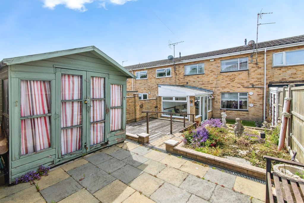 Property photo 2 of 16