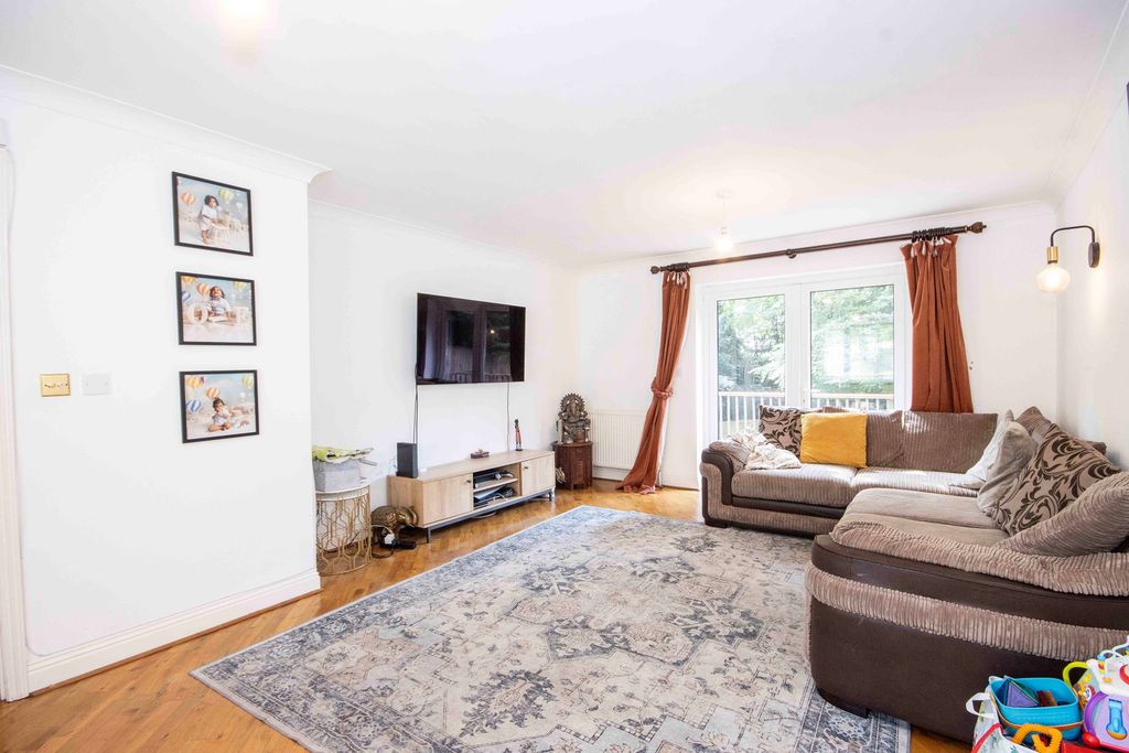 Property photo 2 of 15