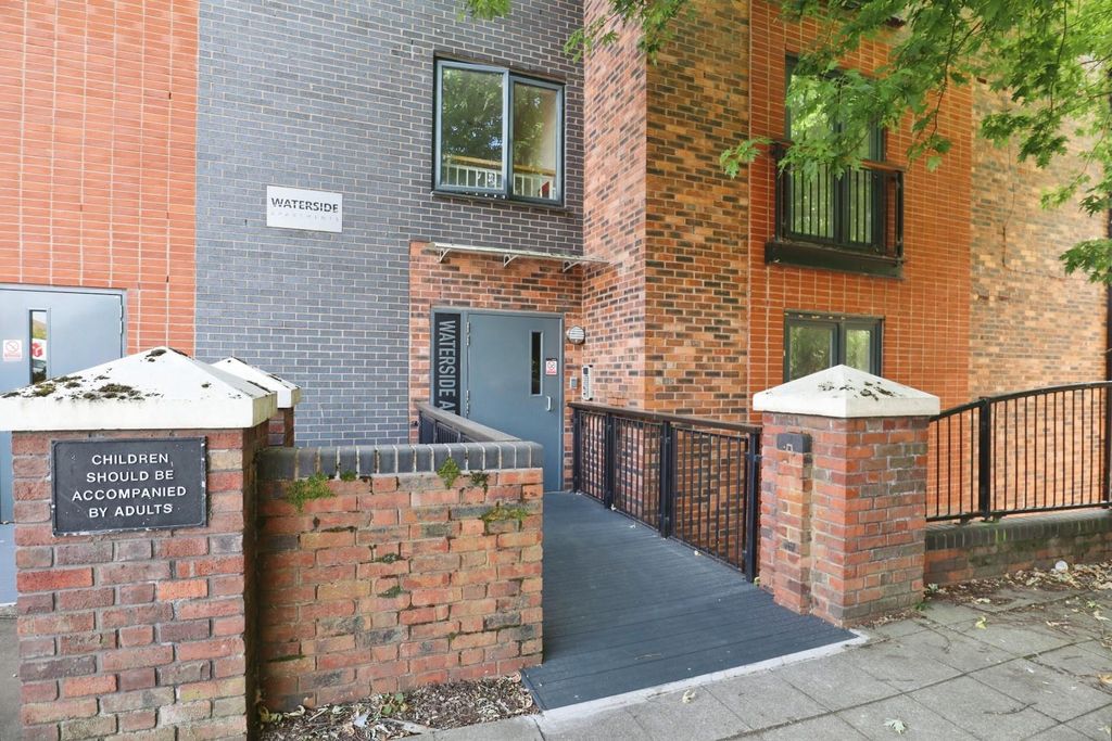 Property photo 1 of 13 Front