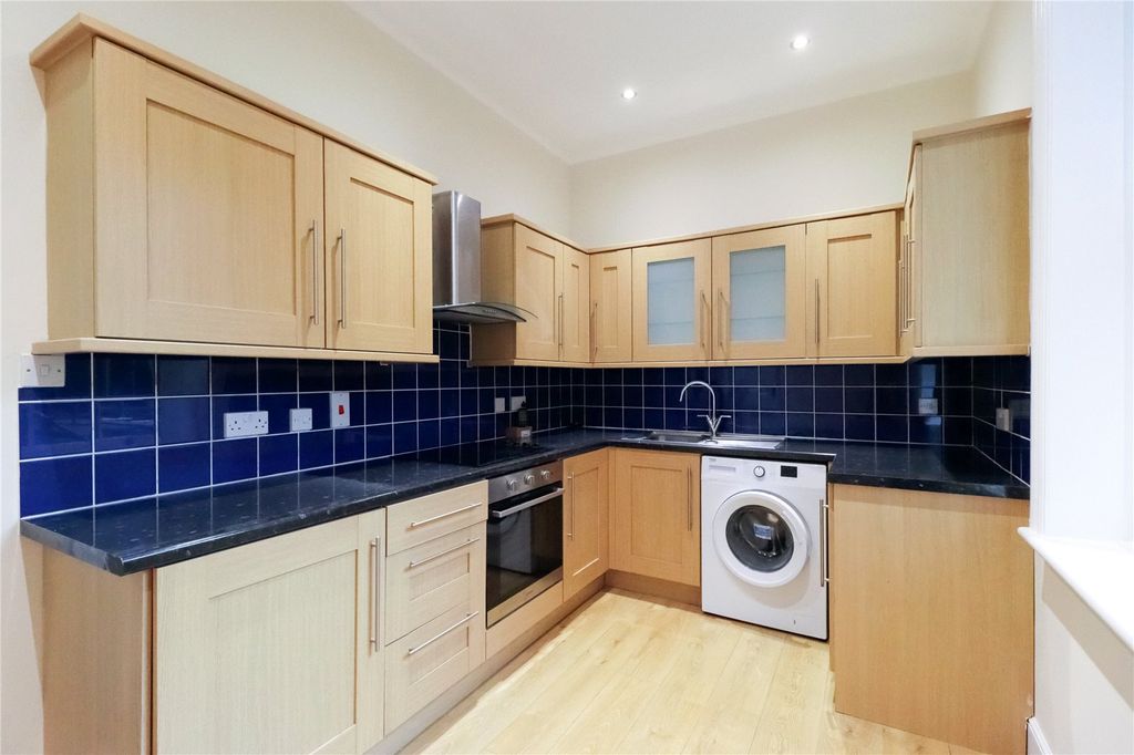 Property photo 3 of 8 Picture No. 11