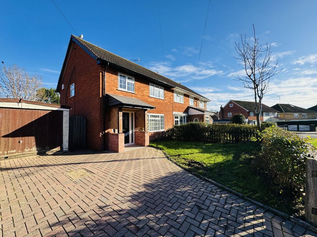 Property photo 1 of 16 Front (Exterior)