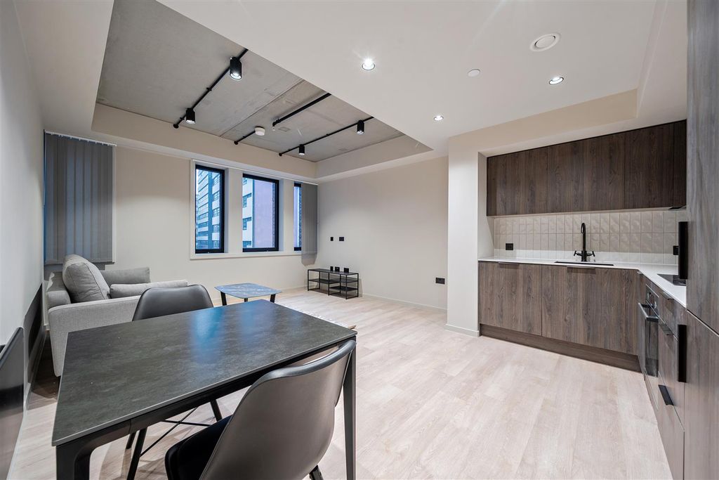 Property photo 1 of 10 1407337-1-698469F76Df42.Jpg