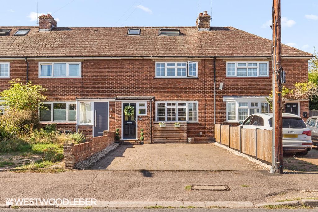 Property photo 1 of 17 Themeadway_36.Jpg