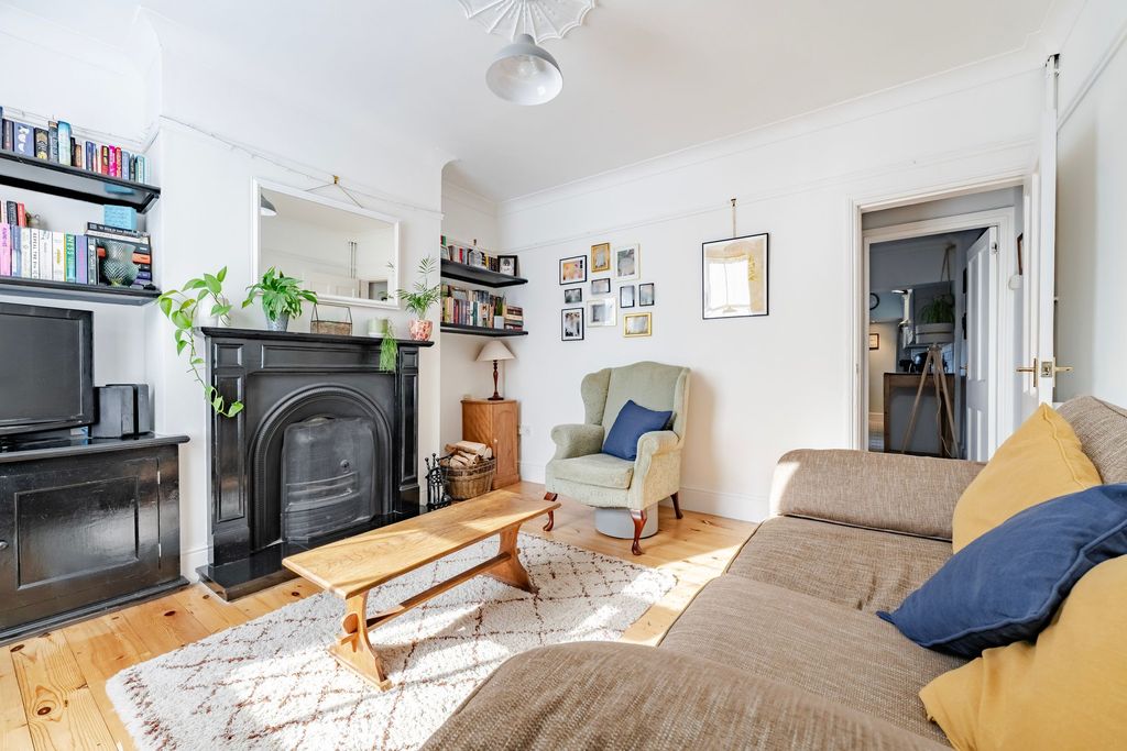 Property photo 3 of 20