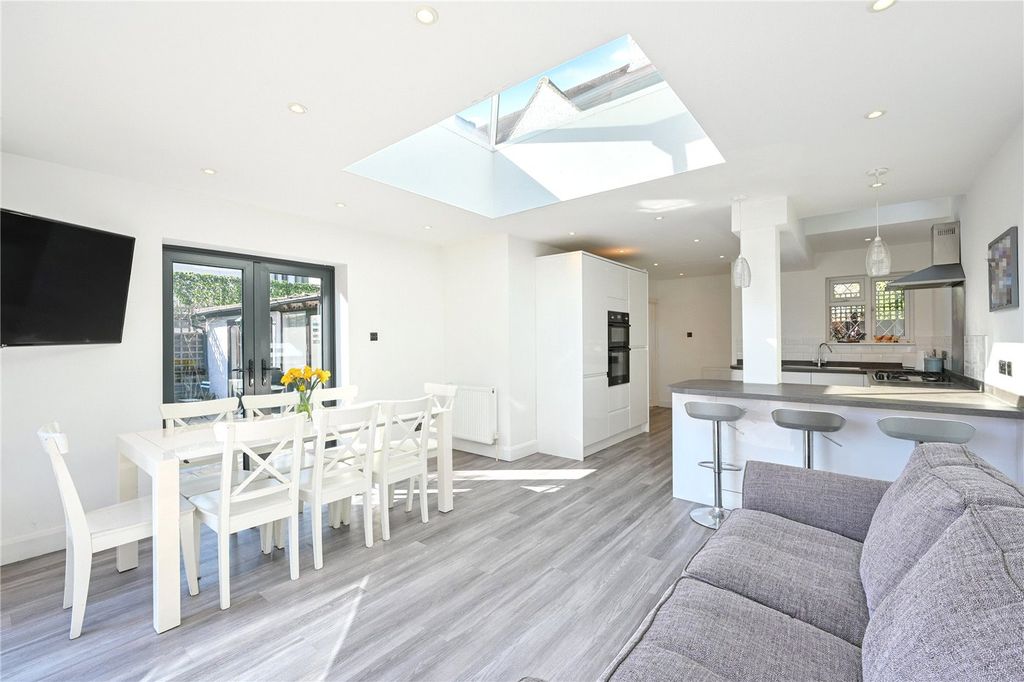 Property photo 3 of 23 Picture No. 04