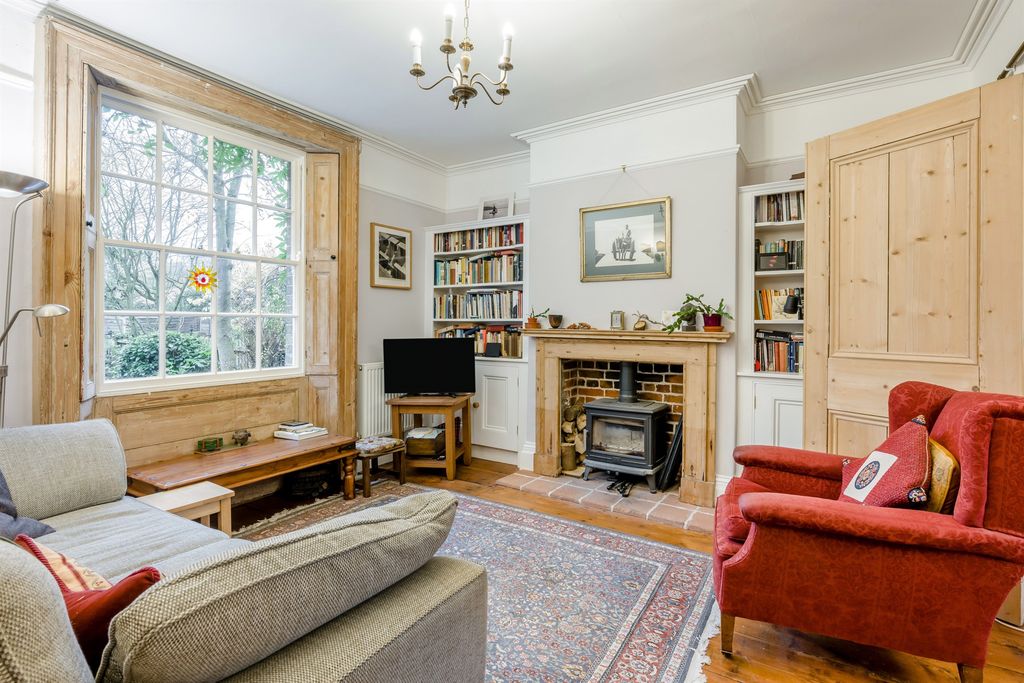 Property photo 2 of 16