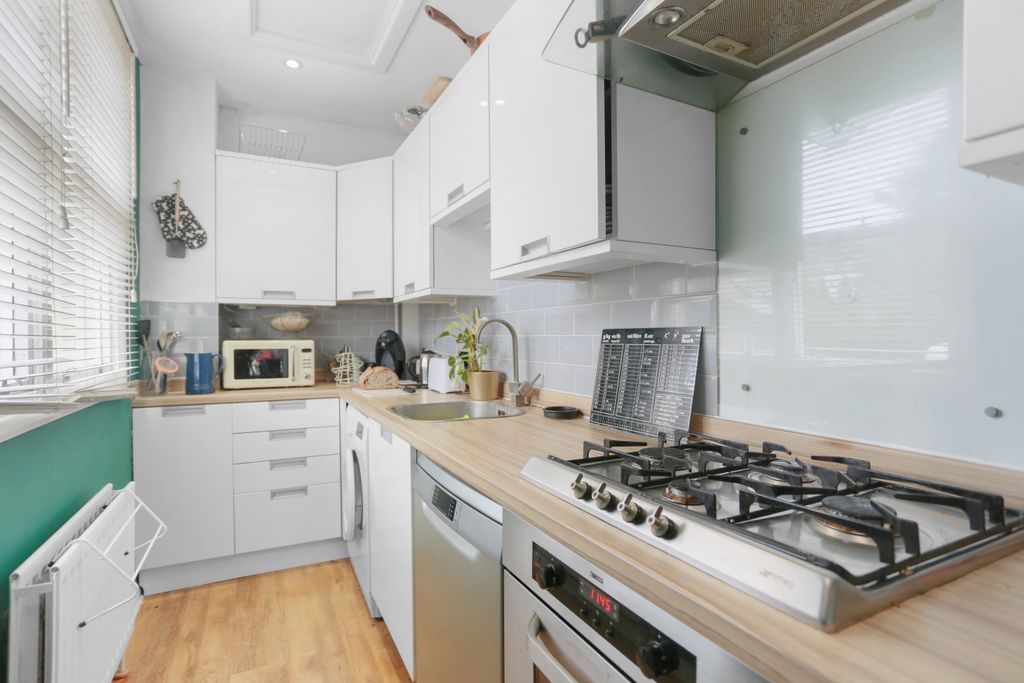 Property photo 3 of 14 296A3630