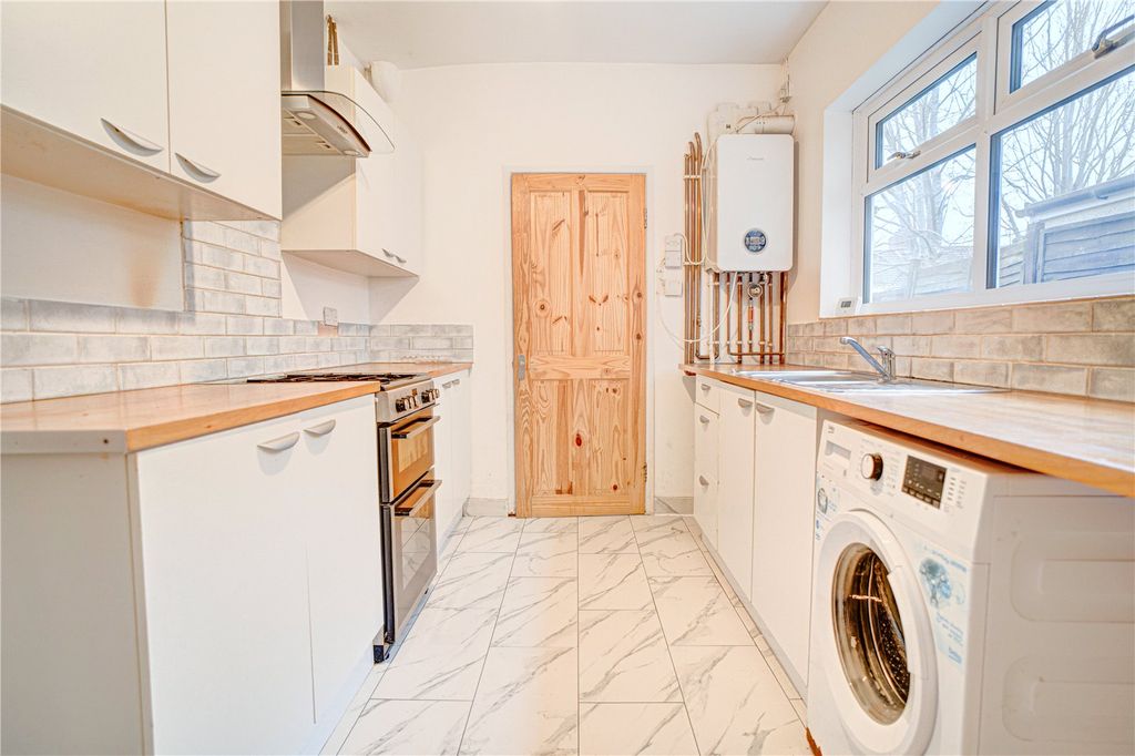 Property photo 2 of 8 Picture No. 012