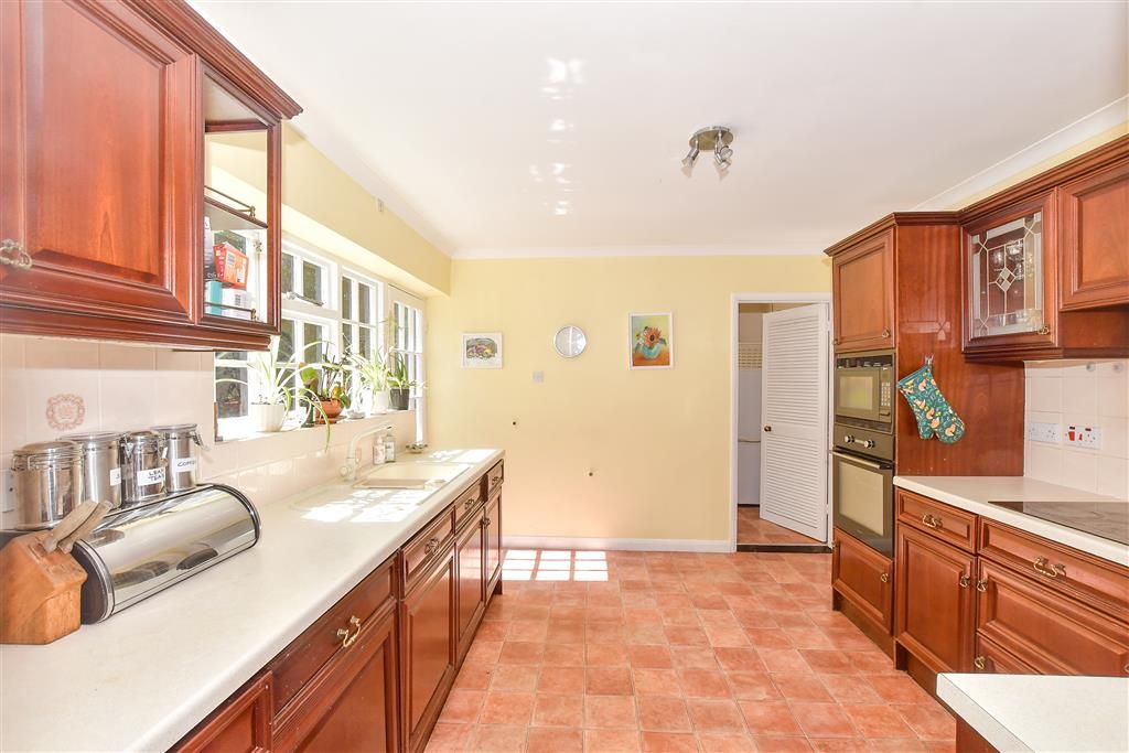 Property photo 2 of 12 Kitchen