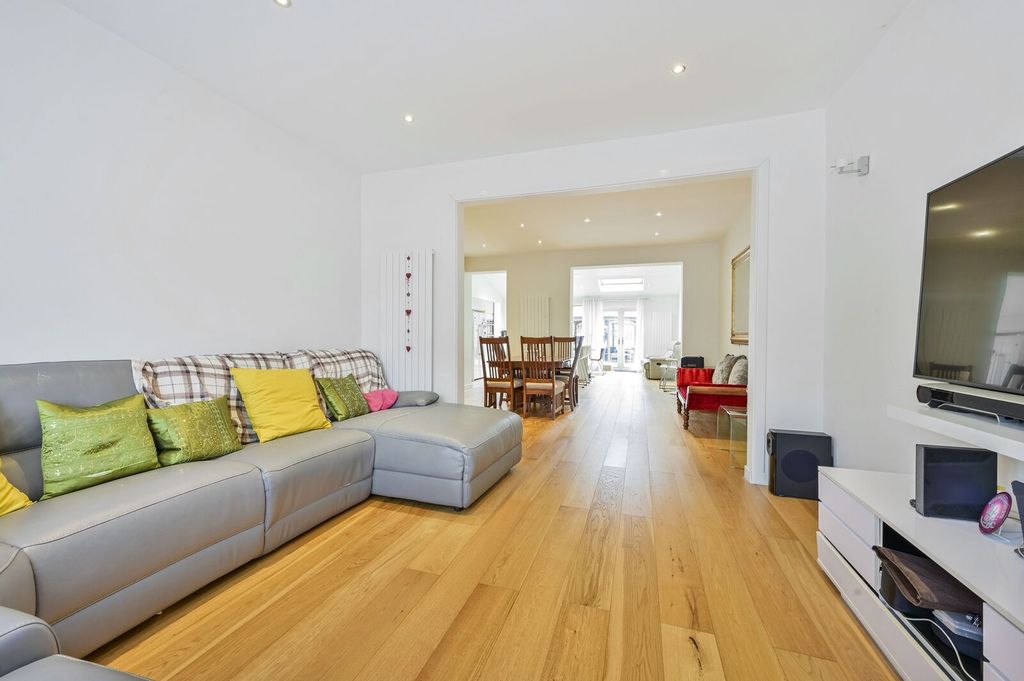 Property photo 2 of 18