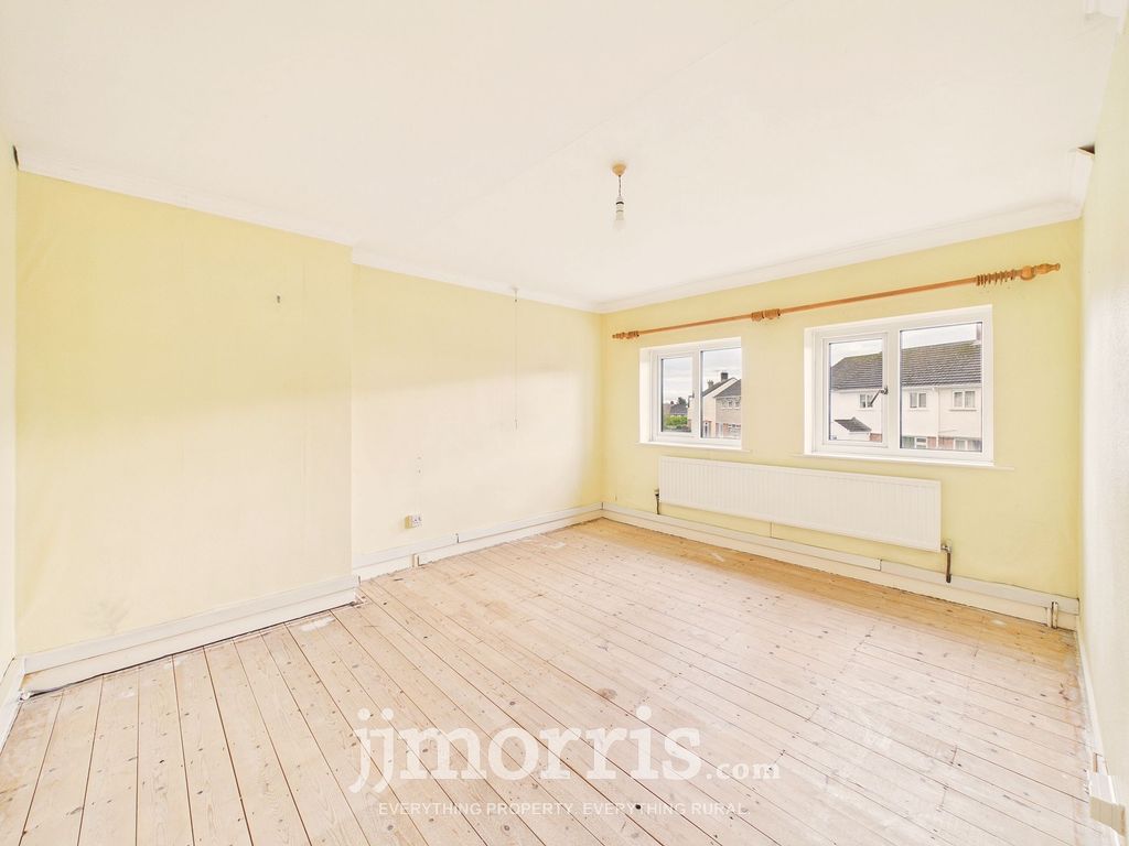 Property photo 3 of 33