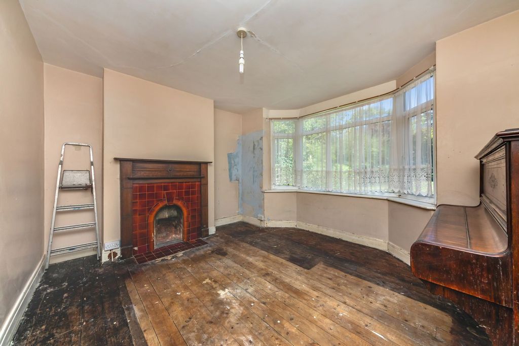 Property photo 2 of 24