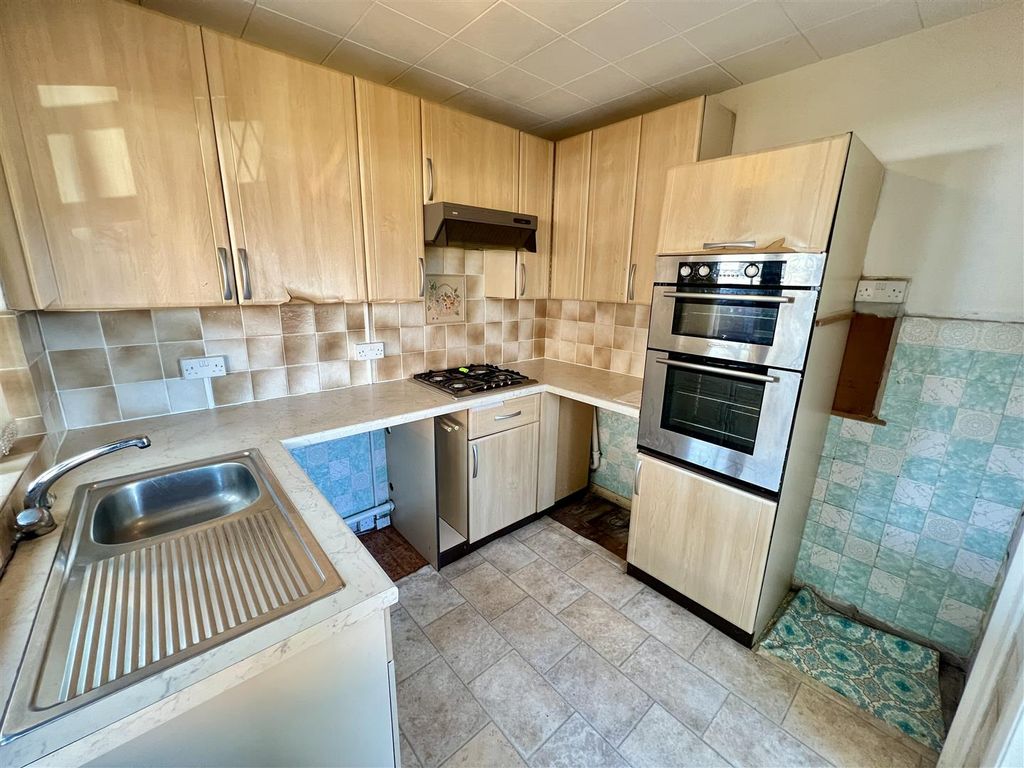 Property photo 2 of 12