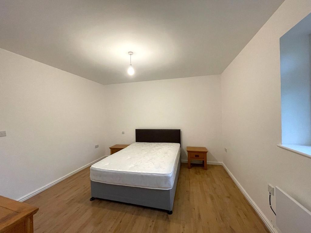 Property photo 1 of 6 Bedroom 1
