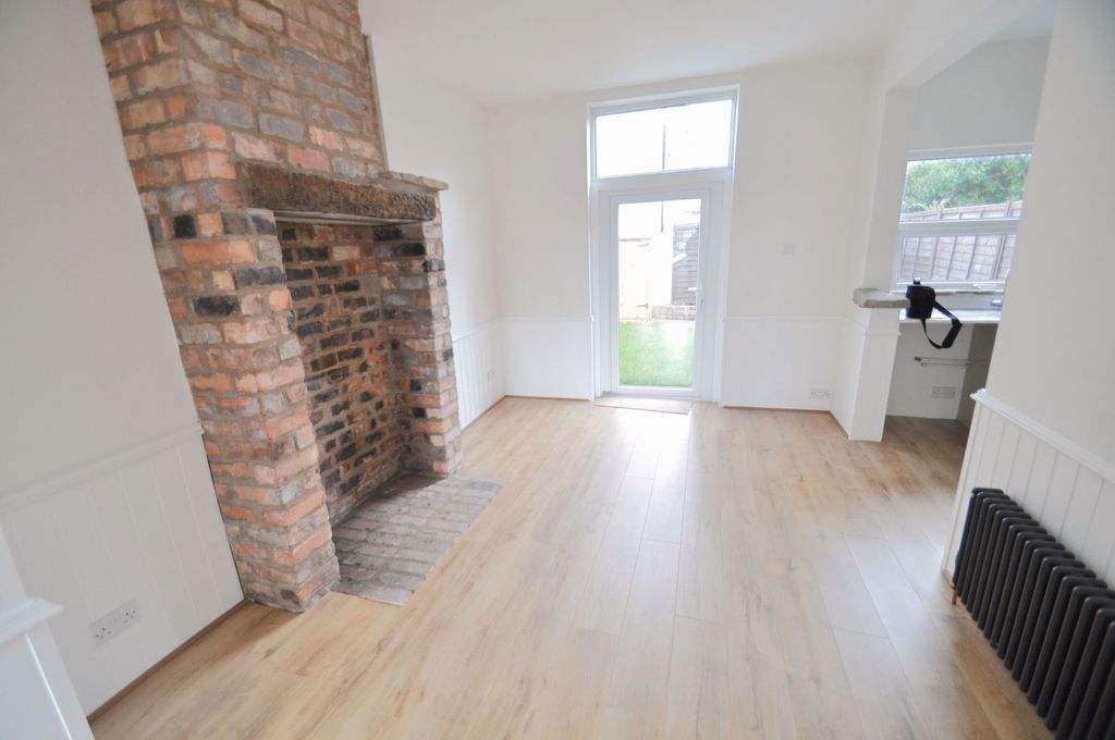 Property photo 2 of 32