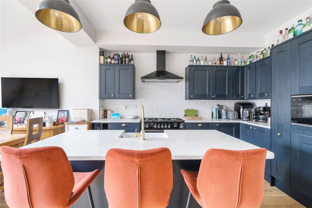 Property photo 2 of 13 Picture No. 12